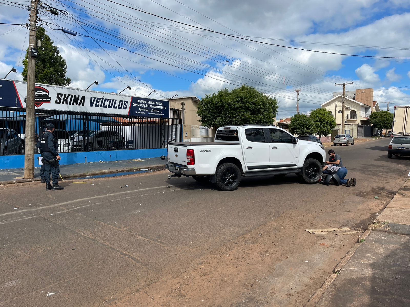 Motociclista foi arrastado por vários metros - Foto: Jornal da Nova